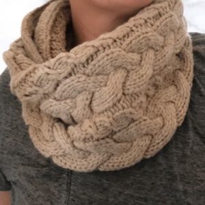 GAP Knit Infinity Scarf Color: Taupe/Cream